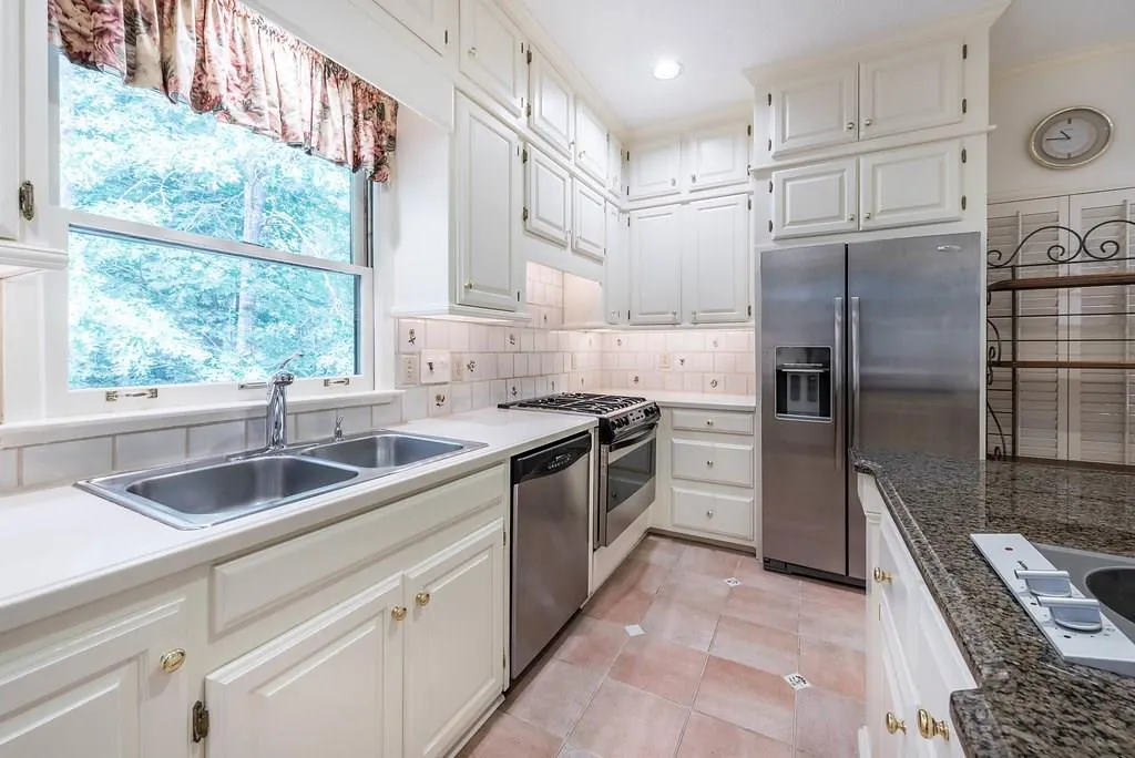 7970 Spalding Hills, Sandy Springs, Georgia 30350, 4 Bedrooms Bedrooms, ,3 BathroomsBathrooms,Residential,Sold,7970 Spalding Hills,6025461