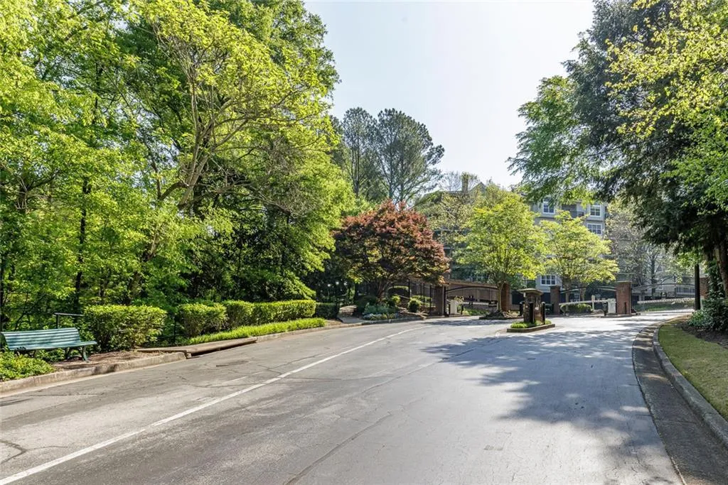 4246 River Green Dr_MLS_30.jpg