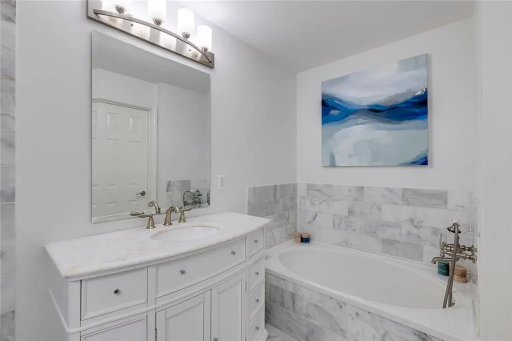 4246 River Green Dr_MLS_20.jpg