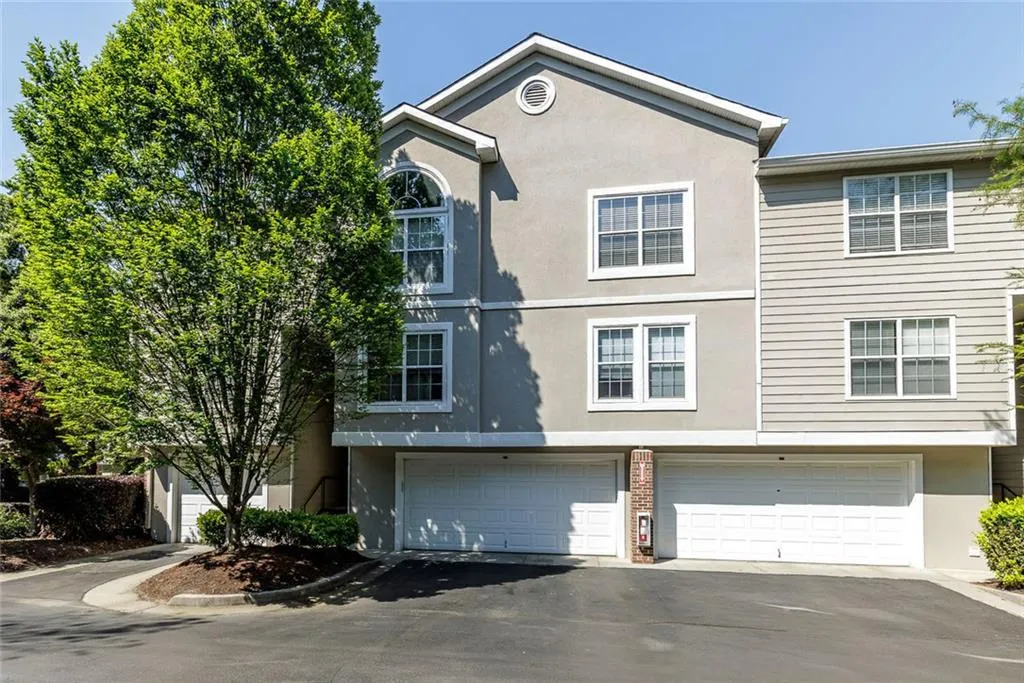 4246 River Green Dr_MLS_2.jpg