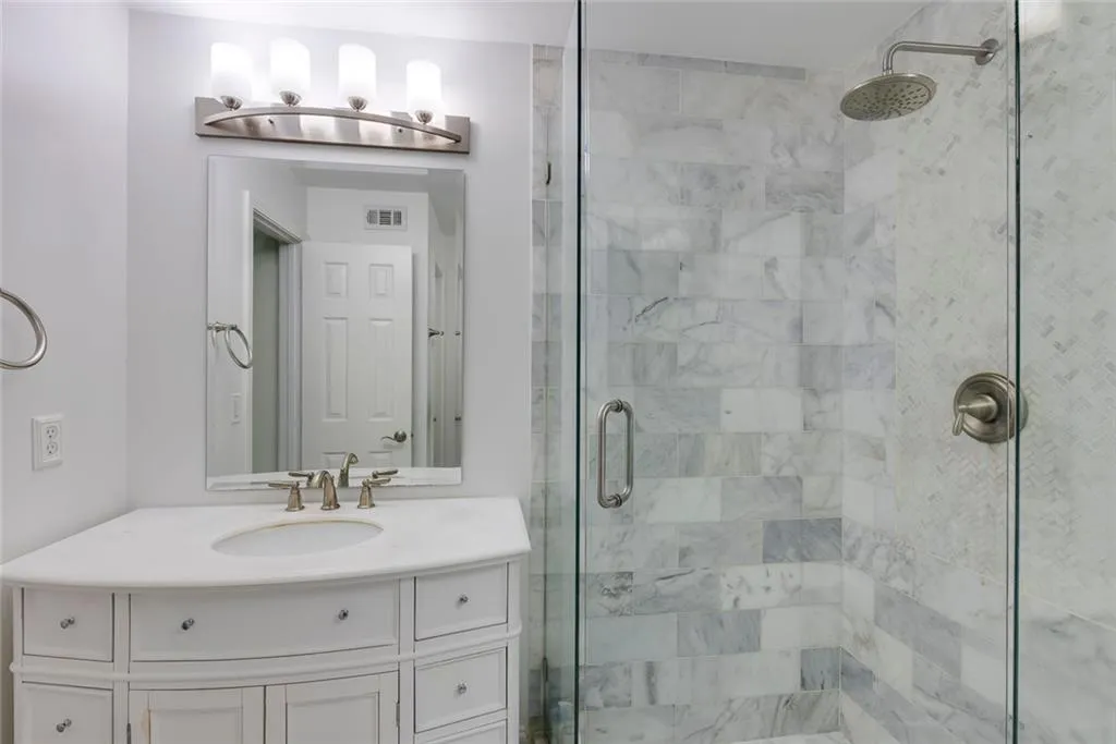 4246 River Green Dr_MLS_21.jpg