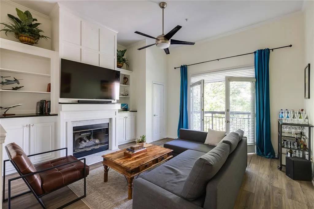 4246 River Green Dr_MLS_7.jpg