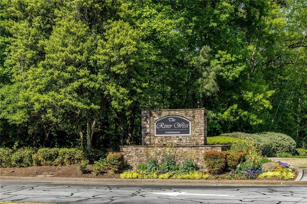 4246 River Green Dr_MLS_31.jpg