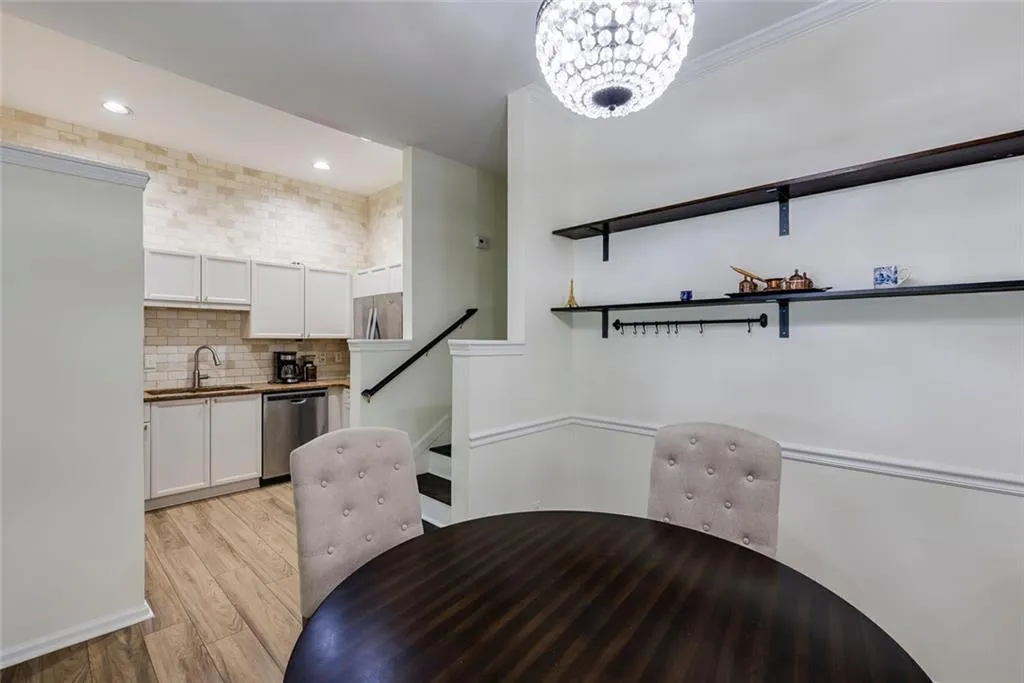4246 River Green Dr_MLS_13.jpg