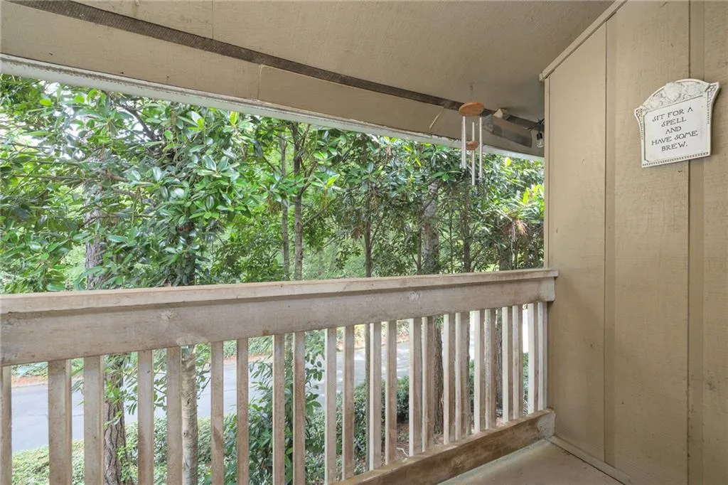 5137 Roswell Road Unit 9, Atlanta, Georgia 30342, 2 Bedrooms Bedrooms, ,2 BathroomsBathrooms,Residential,Sold,5137 Roswell Road Unit 9,7097189