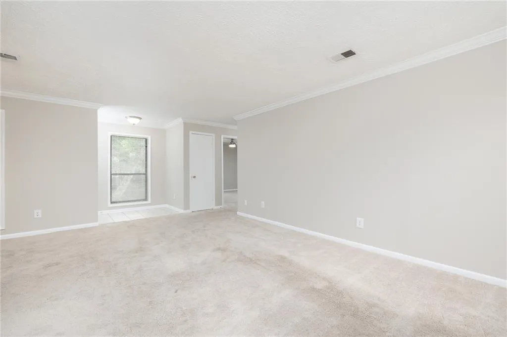 5137 Roswell Road Unit 9, Atlanta, Georgia 30342, 2 Bedrooms Bedrooms, ,2 BathroomsBathrooms,Residential,Sold,5137 Roswell Road Unit 9,7097189
