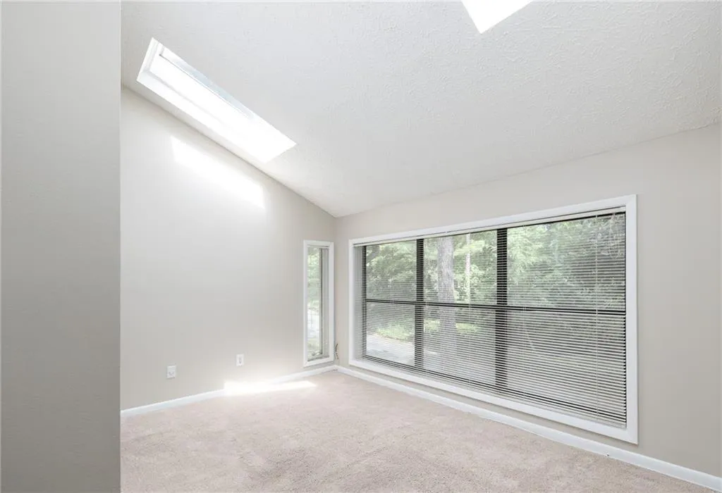 5137 Roswell Road Unit 9, Atlanta, Georgia 30342, 2 Bedrooms Bedrooms, ,2 BathroomsBathrooms,Residential,Sold,5137 Roswell Road Unit 9,7097189