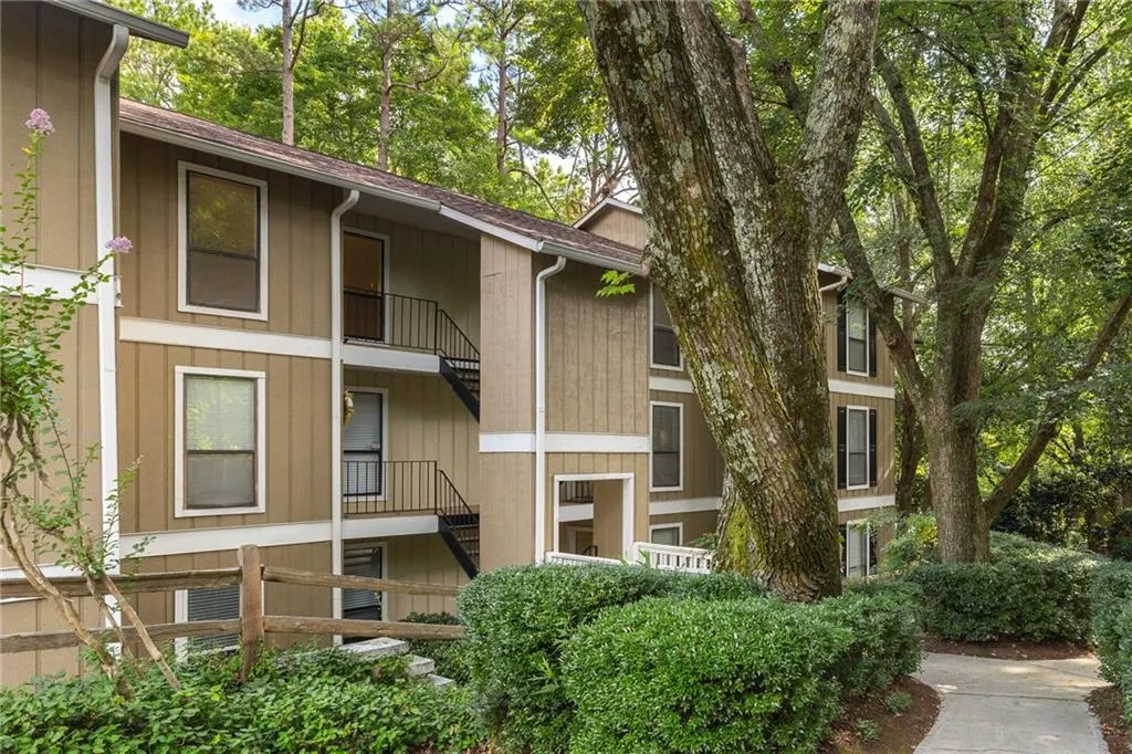 5137 Roswell Road Unit 9, Atlanta, Georgia 30342, 2 Bedrooms Bedrooms, ,2 BathroomsBathrooms,Residential,Sold,5137 Roswell Road Unit 9,7097189
