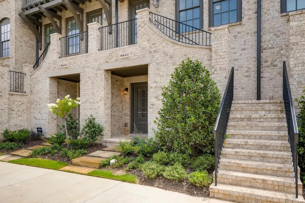 6641 Cadence Boulevard, Sandy Springs, Georgia 30328, 2 Bedrooms Bedrooms, ,3 BathroomsBathrooms,Residential,Sold,6641 Cadence Boulevard,6047511