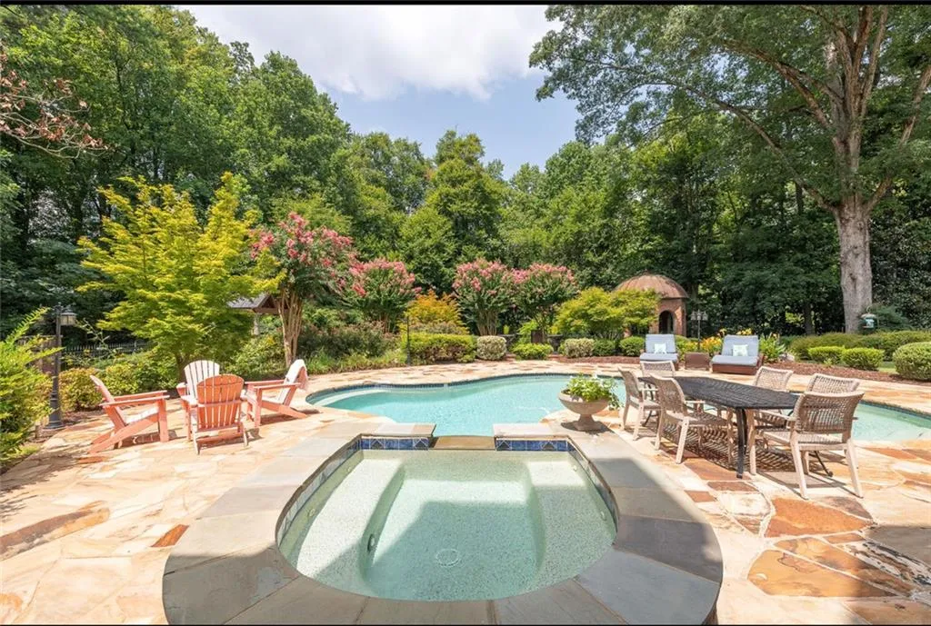 280 Old Ivy Road Ne, Atlanta, Georgia 30342, 6 Bedrooms Bedrooms, 0 ,6 BathroomsBathrooms,Residential,For Sale,280 Old Ivy Road Ne,7807800