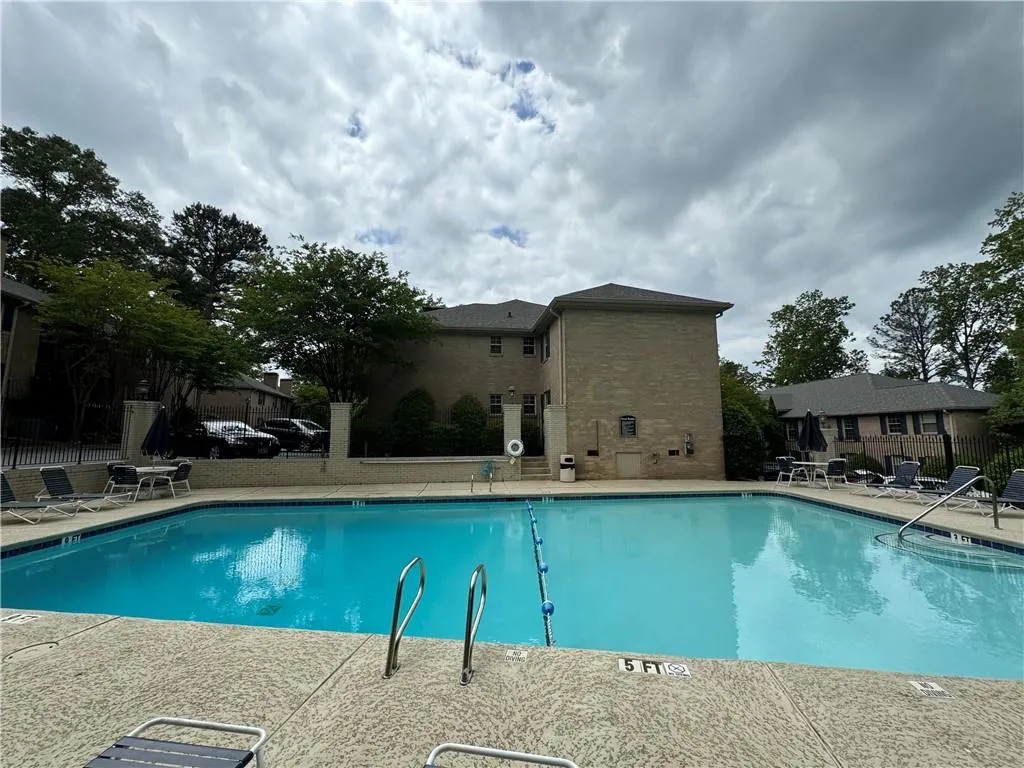 750 Dalrymple Road Unit G2, Sandy Springs, Georgia 30328, 3 Bedrooms Bedrooms, ,2 BathroomsBathrooms,Residential,Sold,750 Dalrymple Road Unit G2,7379879