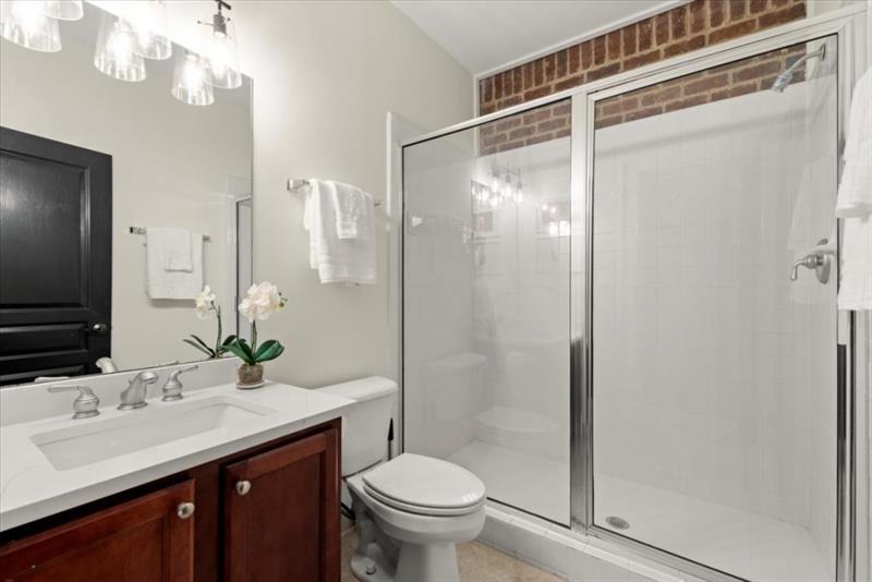 5512 Glenridge Drive Unit A, Atlanta, Georgia 30342, 3 Bedrooms Bedrooms, ,3 BathroomsBathrooms,Residential,Sold,5512 Glenridge Drive Unit A,7283913