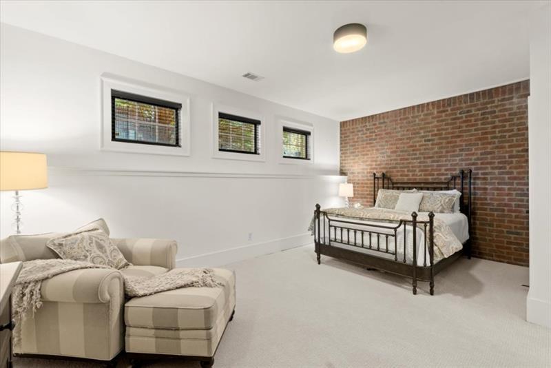 5512 Glenridge Drive Unit A, Atlanta, Georgia 30342, 3 Bedrooms Bedrooms, ,3 BathroomsBathrooms,Residential,Sold,5512 Glenridge Drive Unit A,7283913