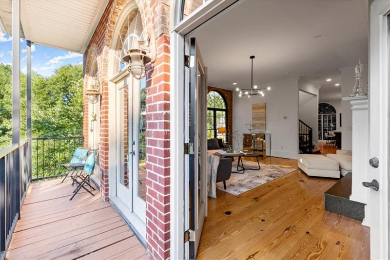 5512 Glenridge Drive Unit A, Atlanta, Georgia 30342, 3 Bedrooms Bedrooms, ,3 BathroomsBathrooms,Residential,Sold,5512 Glenridge Drive Unit A,7283913