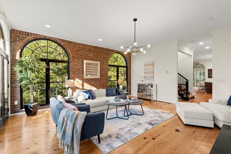 5512 Glenridge Drive Unit A, Atlanta, Georgia 30342, 3 Bedrooms Bedrooms, ,3 BathroomsBathrooms,Residential,Sold,5512 Glenridge Drive Unit A,7283913