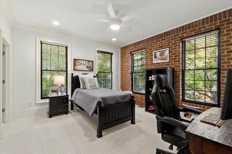 5512 Glenridge Drive Unit A, Atlanta, Georgia 30342, 3 Bedrooms Bedrooms, ,3 BathroomsBathrooms,Residential,Sold,5512 Glenridge Drive Unit A,7283913