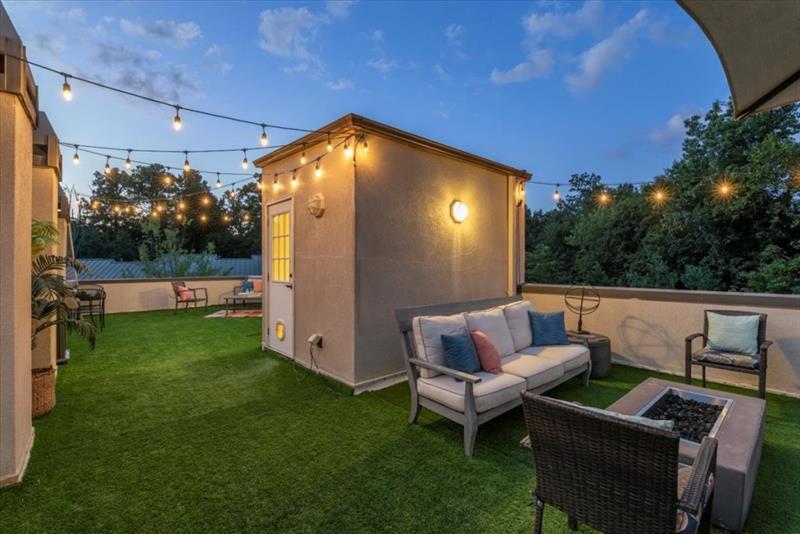 5512 Glenridge Drive Unit A, Atlanta, Georgia 30342, 3 Bedrooms Bedrooms, ,3 BathroomsBathrooms,Residential,Sold,5512 Glenridge Drive Unit A,7283913