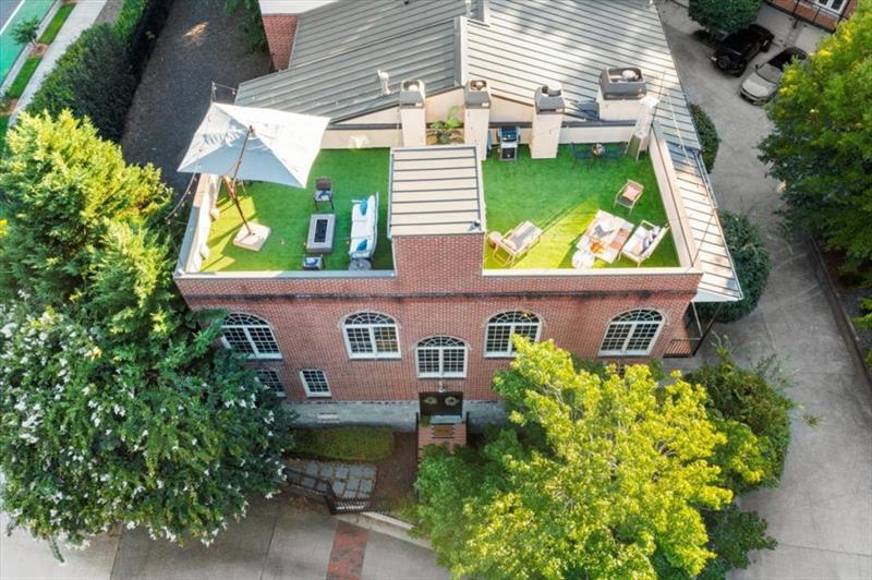 5512 Glenridge Drive Unit A, Atlanta, Georgia 30342, 3 Bedrooms Bedrooms, ,3 BathroomsBathrooms,Residential,Sold,5512 Glenridge Drive Unit A,7283913