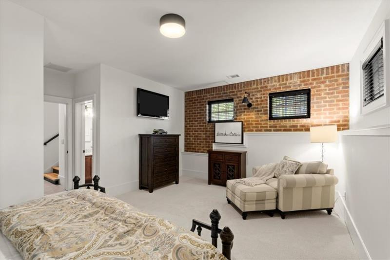 5512 Glenridge Drive Unit A, Atlanta, Georgia 30342, 3 Bedrooms Bedrooms, ,3 BathroomsBathrooms,Residential,Sold,5512 Glenridge Drive Unit A,7283913