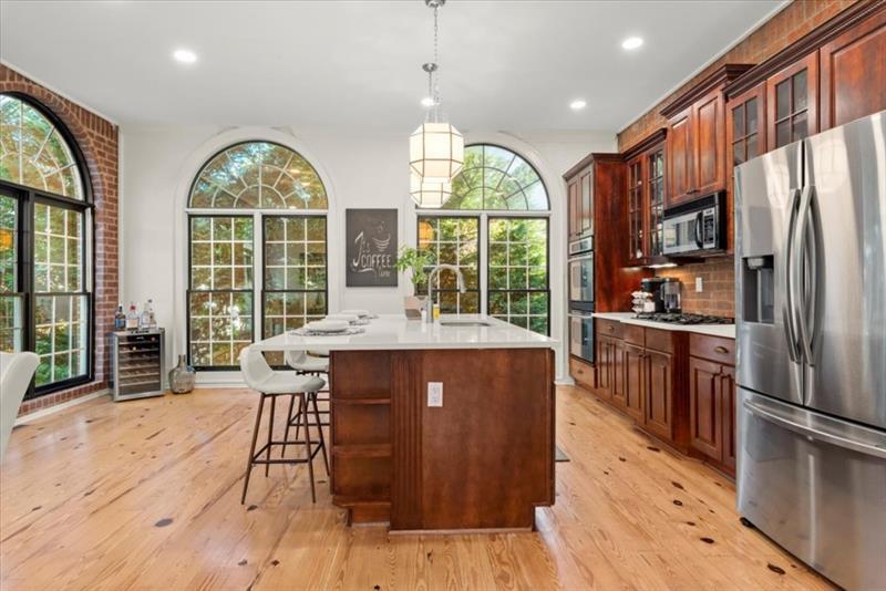 5512 Glenridge Drive Unit A, Atlanta, Georgia 30342, 3 Bedrooms Bedrooms, ,3 BathroomsBathrooms,Residential,Sold,5512 Glenridge Drive Unit A,7283913