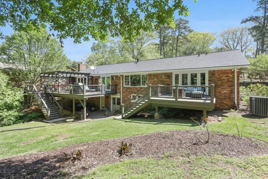 6870 Heathfield Drive, Atlanta, Georgia 30328, 4 Bedrooms Bedrooms, ,3 BathroomsBathrooms,Residential,Sold,6870 Heathfield Drive,6709150