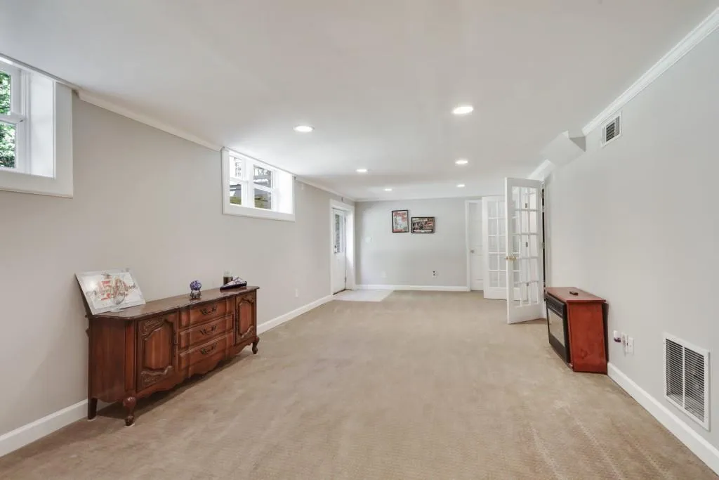 6870 Heathfield Drive, Atlanta, Georgia 30328, 4 Bedrooms Bedrooms, ,3 BathroomsBathrooms,Residential,Sold,6870 Heathfield Drive,6709150