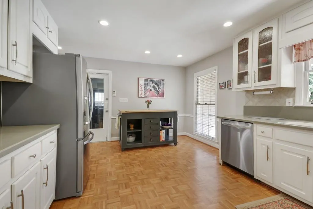 6870 Heathfield Drive, Atlanta, Georgia 30328, 4 Bedrooms Bedrooms, ,3 BathroomsBathrooms,Residential,Sold,6870 Heathfield Drive,6709150