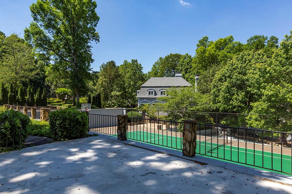 215 Lachaize Circle, Sandy Springs, Georgia 30327, 6 Bedrooms Bedrooms, ,6 BathroomsBathrooms,Residential,Sold,215 Lachaize Circle,7267820