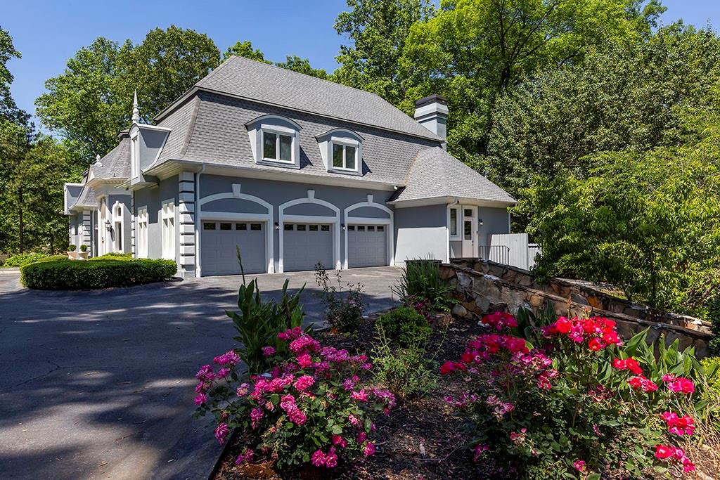 215 Lachaize Circle, Sandy Springs, Georgia 30327, 6 Bedrooms Bedrooms, ,6 BathroomsBathrooms,Residential,Sold,215 Lachaize Circle,7267820
