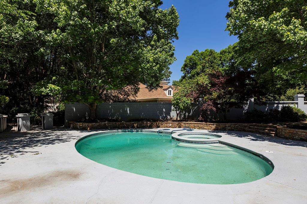 215 Lachaize Circle, Sandy Springs, Georgia 30327, 6 Bedrooms Bedrooms, ,6 BathroomsBathrooms,Residential,Sold,215 Lachaize Circle,7267820