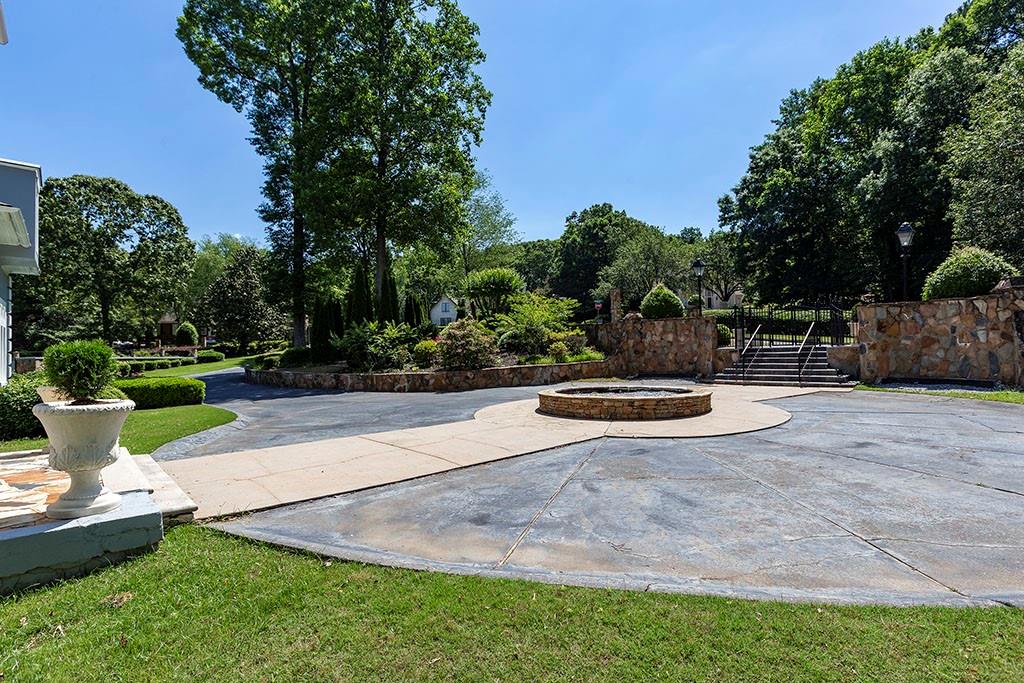 215 Lachaize Circle, Sandy Springs, Georgia 30327, 6 Bedrooms Bedrooms, ,6 BathroomsBathrooms,Residential,Sold,215 Lachaize Circle,7267820