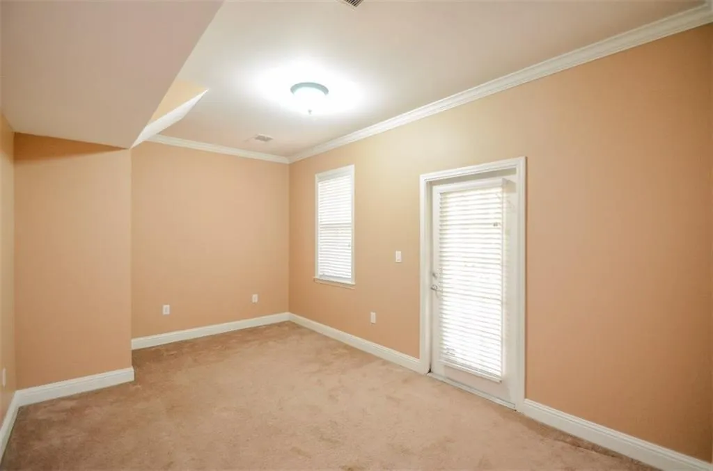 1116 Glenridge Place Unit 605, Sandy Springs, Georgia 30342, 2 Bedrooms Bedrooms, ,2 BathroomsBathrooms,Residential,Sold,1116 Glenridge Place Unit 605,5750342