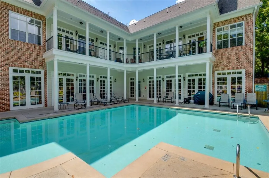 1116 Glenridge Place Unit 605, Sandy Springs, Georgia 30342, 2 Bedrooms Bedrooms, ,2 BathroomsBathrooms,Residential,Sold,1116 Glenridge Place Unit 605,5750342