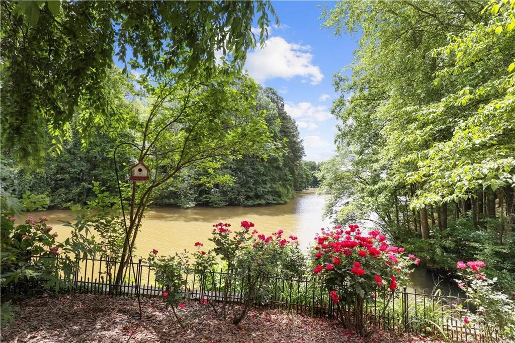 36 Waterford Court, Sandy Springs, Georgia 30328, 2 Bedrooms Bedrooms, ,2 BathroomsBathrooms,Residential,Sold,36 Waterford Court,6886052