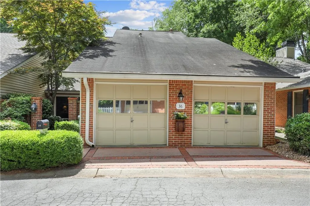 36 Waterford Court, Sandy Springs, Georgia 30328, 2 Bedrooms Bedrooms, ,2 BathroomsBathrooms,Residential,Sold,36 Waterford Court,6886052