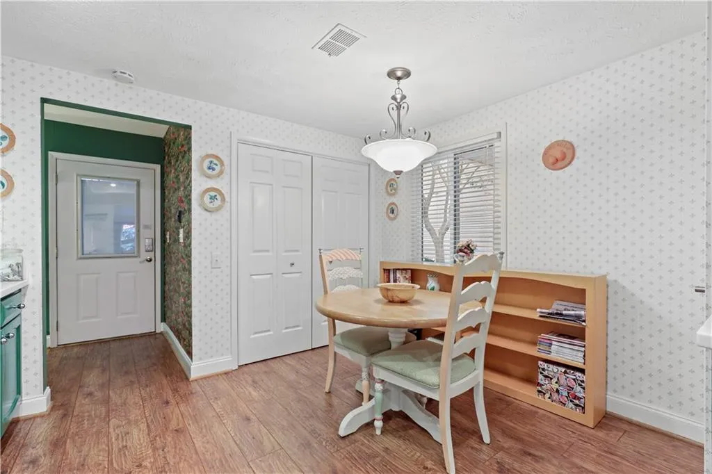36 Waterford Court, Sandy Springs, Georgia 30328, 2 Bedrooms Bedrooms, ,2 BathroomsBathrooms,Residential,Sold,36 Waterford Court,6886052