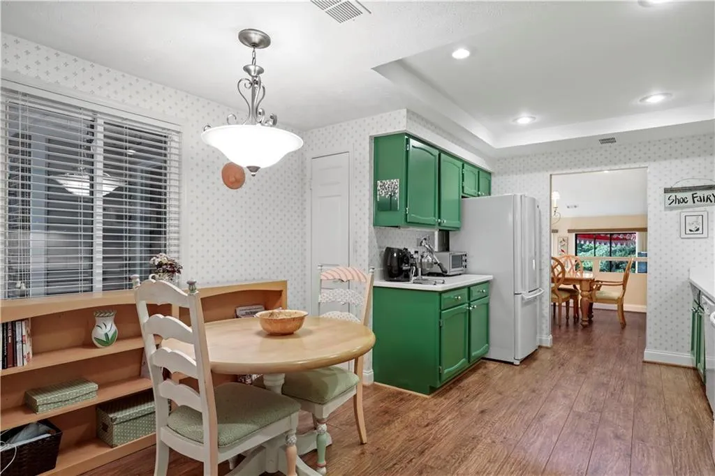36 Waterford Court, Sandy Springs, Georgia 30328, 2 Bedrooms Bedrooms, ,2 BathroomsBathrooms,Residential,Sold,36 Waterford Court,6886052