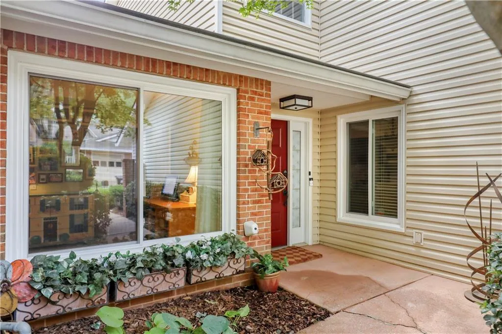 36 Waterford Court, Sandy Springs, Georgia 30328, 2 Bedrooms Bedrooms, ,2 BathroomsBathrooms,Residential,Sold,36 Waterford Court,6886052