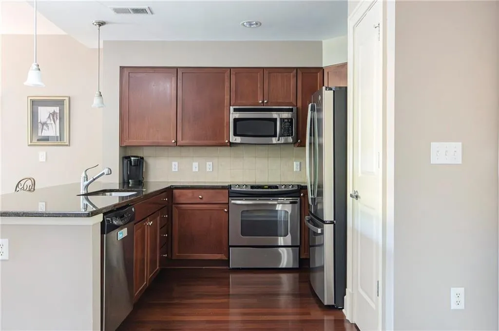 200 River Vista Drive Unit 505, Atlanta, Georgia 30339, 1 Bedroom Bedrooms, ,1 BathroomBathrooms,Residential,For Sale,200 River Vista Drive Unit 505,7663568
