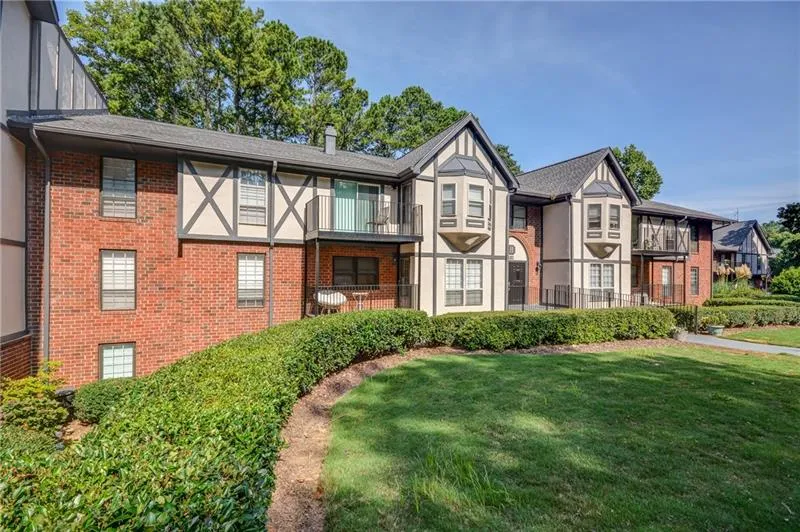 6851 Roswell Road Unit H20, Sandy Springs, Georgia 30328, 3 Bedrooms Bedrooms, ,2 BathroomsBathrooms,Residential,Sold,6851 Roswell Road Unit H20,6639760