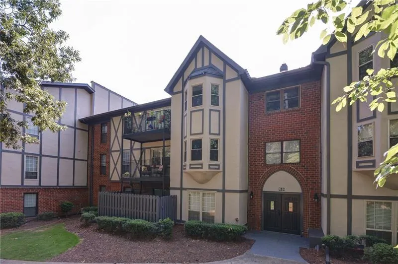 6851 Roswell Road Unit H20, Sandy Springs, Georgia 30328, 3 Bedrooms Bedrooms, ,2 BathroomsBathrooms,Residential,Sold,6851 Roswell Road Unit H20,6639760