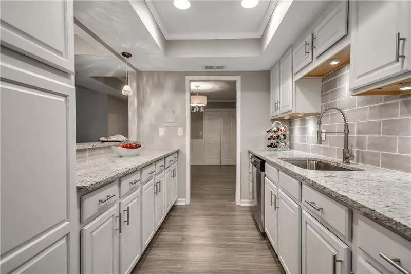 6851 Roswell Road Unit H20, Sandy Springs, Georgia 30328, 3 Bedrooms Bedrooms, ,2 BathroomsBathrooms,Residential,Sold,6851 Roswell Road Unit H20,6639760