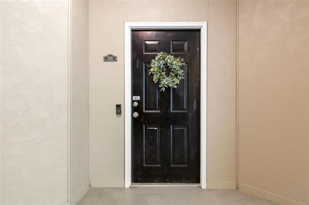 5559 Glenridge Drive Unit 2108, Atlanta, Georgia 30342, 2 Bedrooms Bedrooms, ,2 BathroomsBathrooms,Residential,Sold,5559 Glenridge Drive Unit 2108,7394248