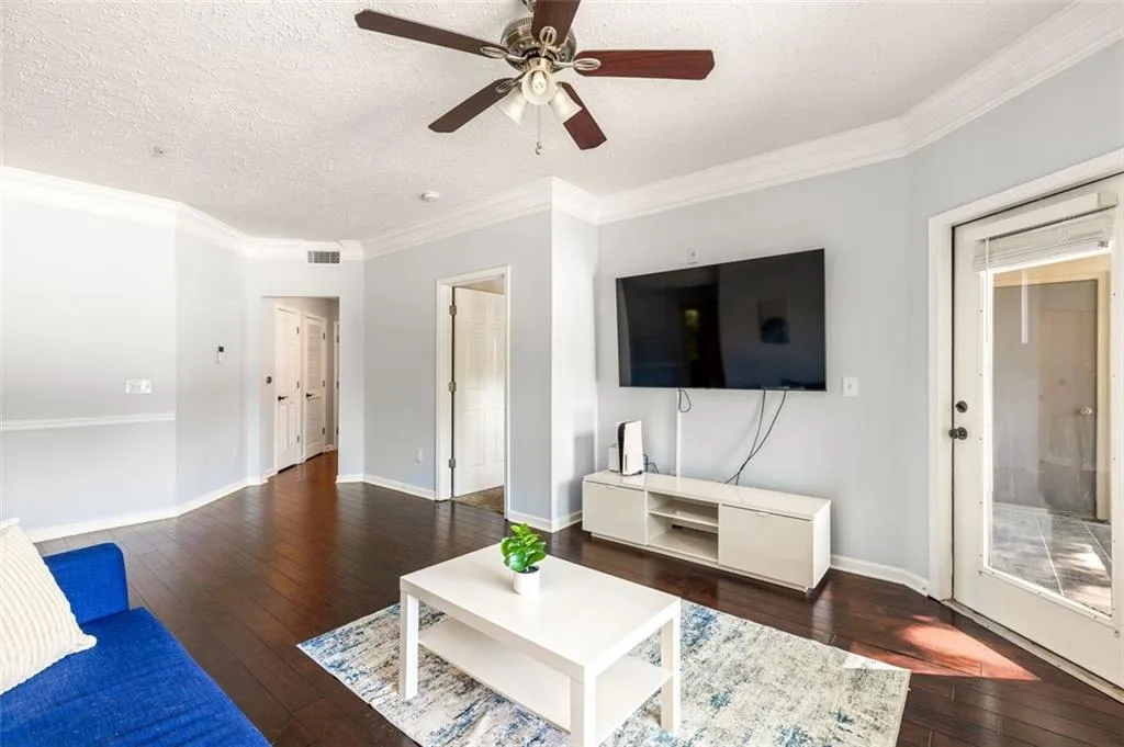 5559 Glenridge Drive Unit 2108, Atlanta, Georgia 30342, 2 Bedrooms Bedrooms, ,2 BathroomsBathrooms,Residential,Sold,5559 Glenridge Drive Unit 2108,7394248