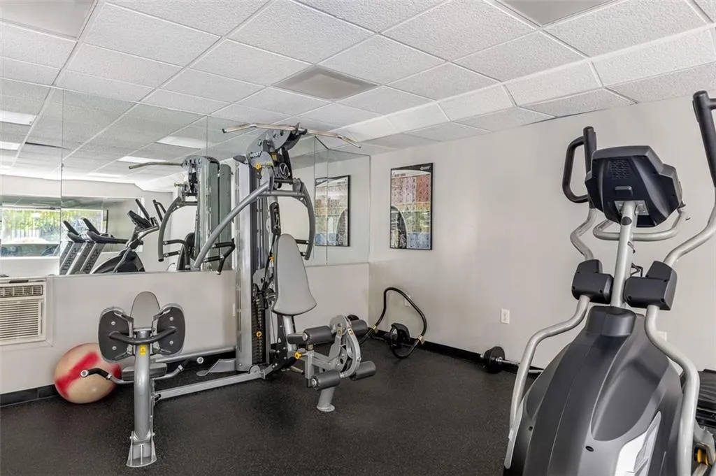 5559 Glenridge Drive Unit 2108, Atlanta, Georgia 30342, 2 Bedrooms Bedrooms, ,2 BathroomsBathrooms,Residential,Sold,5559 Glenridge Drive Unit 2108,7394248