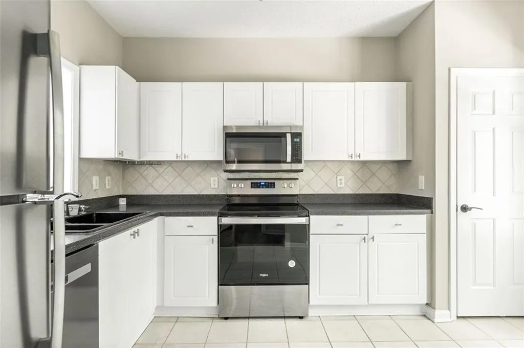 5559 Glenridge Drive Unit 2108, Atlanta, Georgia 30342, 2 Bedrooms Bedrooms, ,2 BathroomsBathrooms,Residential,Sold,5559 Glenridge Drive Unit 2108,7394248