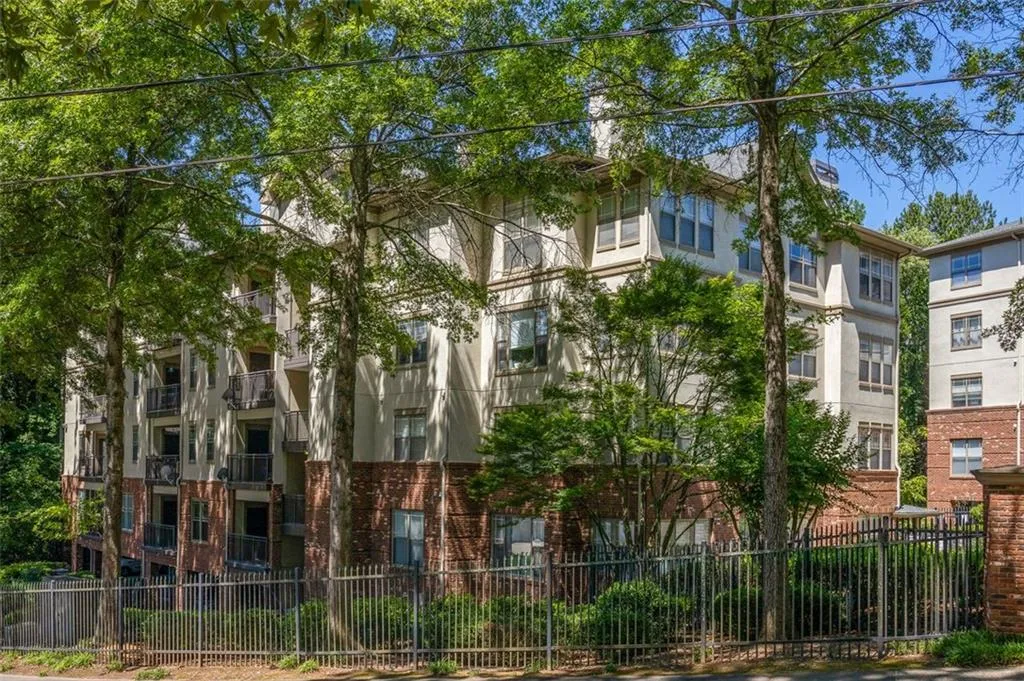 5559 Glenridge Drive Unit 2108, Atlanta, Georgia 30342, 2 Bedrooms Bedrooms, ,2 BathroomsBathrooms,Residential,Sold,5559 Glenridge Drive Unit 2108,7394248