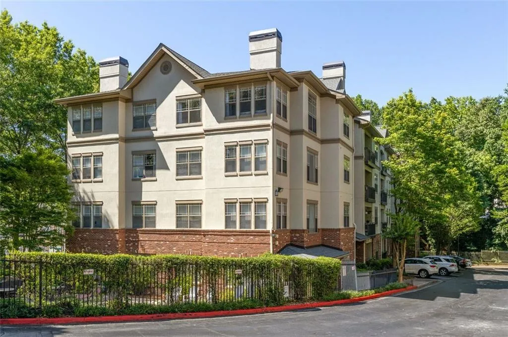 5559 Glenridge Drive Unit 2108, Atlanta, Georgia 30342, 2 Bedrooms Bedrooms, ,2 BathroomsBathrooms,Residential,Sold,5559 Glenridge Drive Unit 2108,7394248