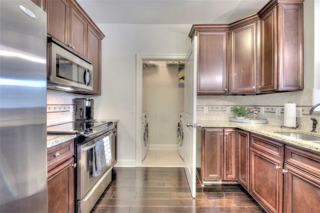 901 Abernathy Road Unit 6040, Atlanta, Georgia 30328, 2 Bedrooms Bedrooms, ,2 BathroomsBathrooms,Residential,Sold,901 Abernathy Road Unit 6040,7087102