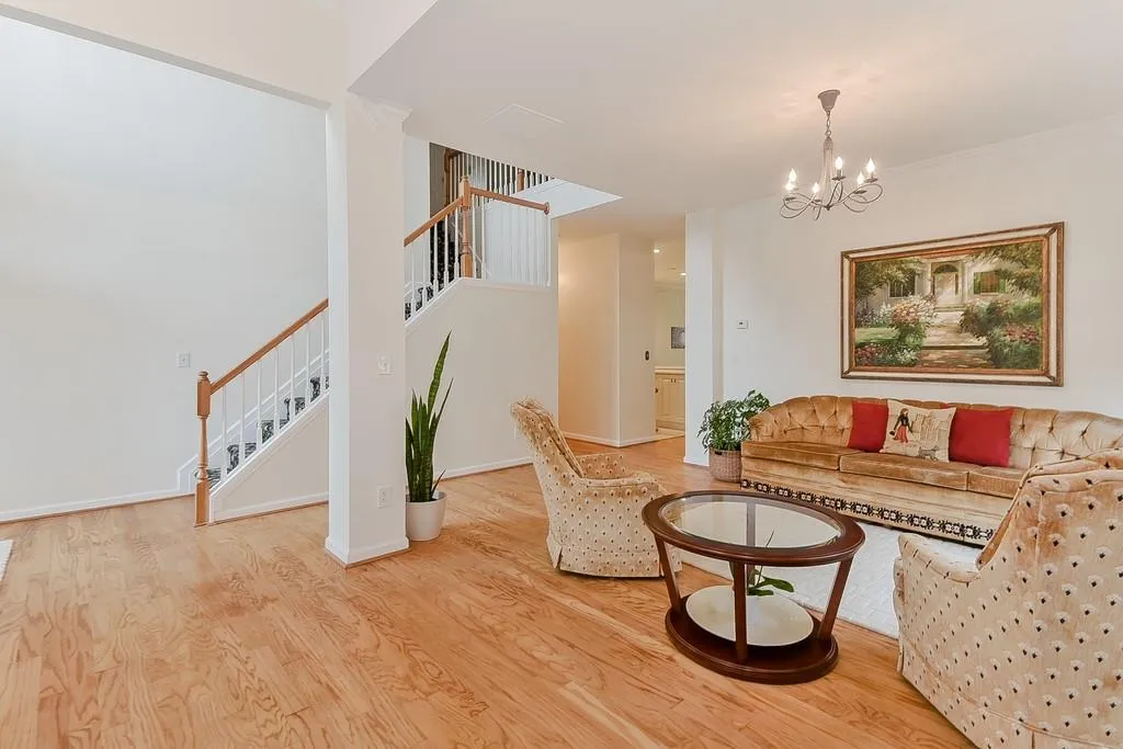 275 Somerset Court, Sandy Springs, Georgia 30350, 4 Bedrooms Bedrooms, ,3 BathroomsBathrooms,Residential,Sold,275 Somerset Court,6588406 275 Somerset Court, Sandy Springs, Georgia 30350, 4 Bedrooms Bedrooms, ,3 BathroomsBathrooms,Residential,Sold,275 Somerset Court,6588406